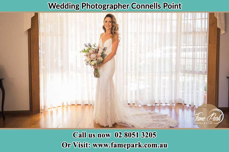 Photo of the Bride holding flower bouquet Connells Point NSW 2221